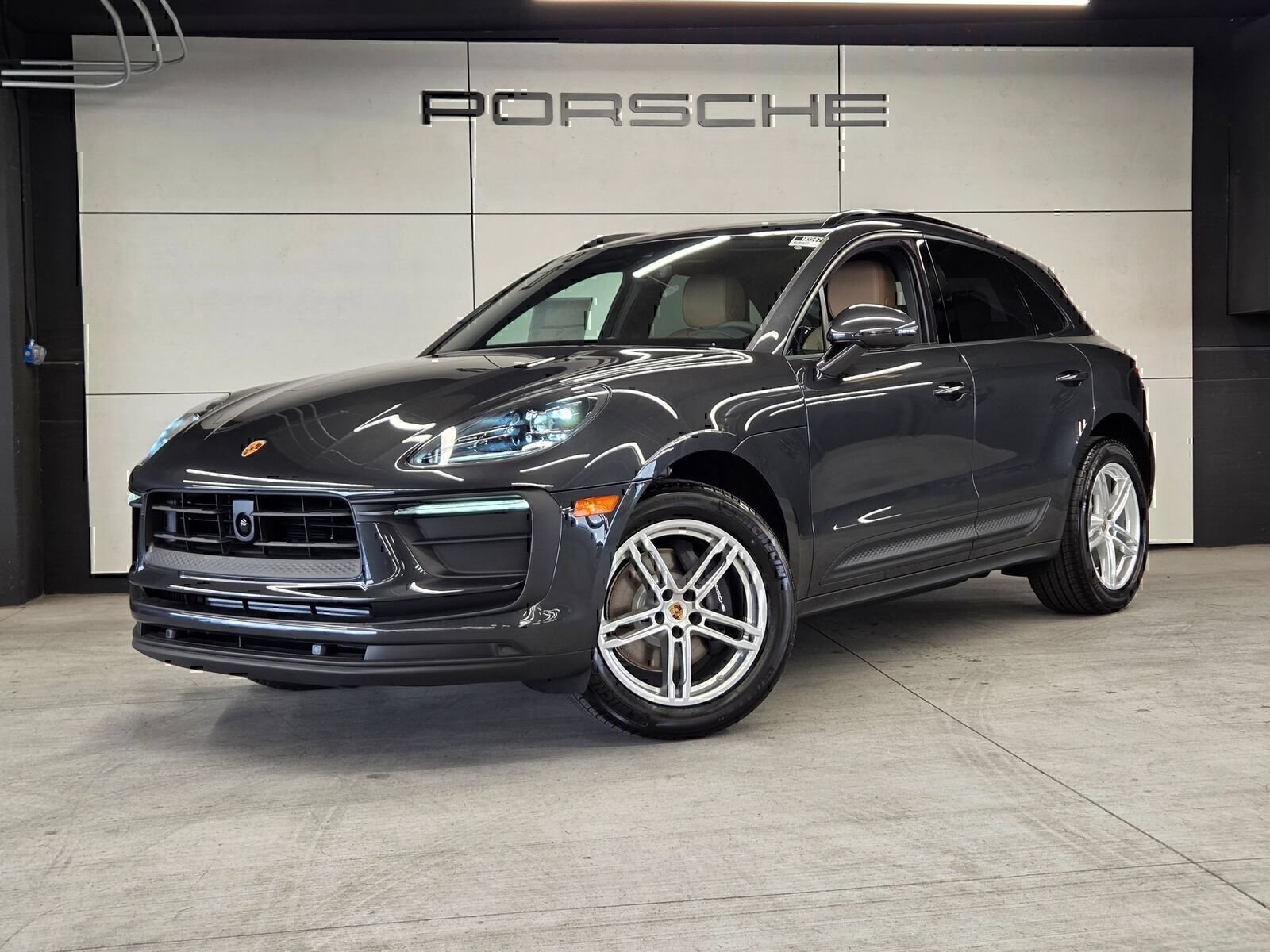 Certified 2026 Porsche Macan AWD/4WD image 1