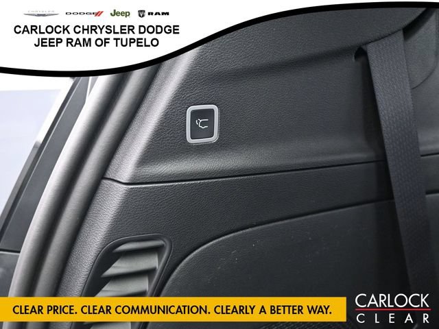 New 2026 Chrysler Pacifica Limited w/ Uconnect Theater Family Group FWD image 42
