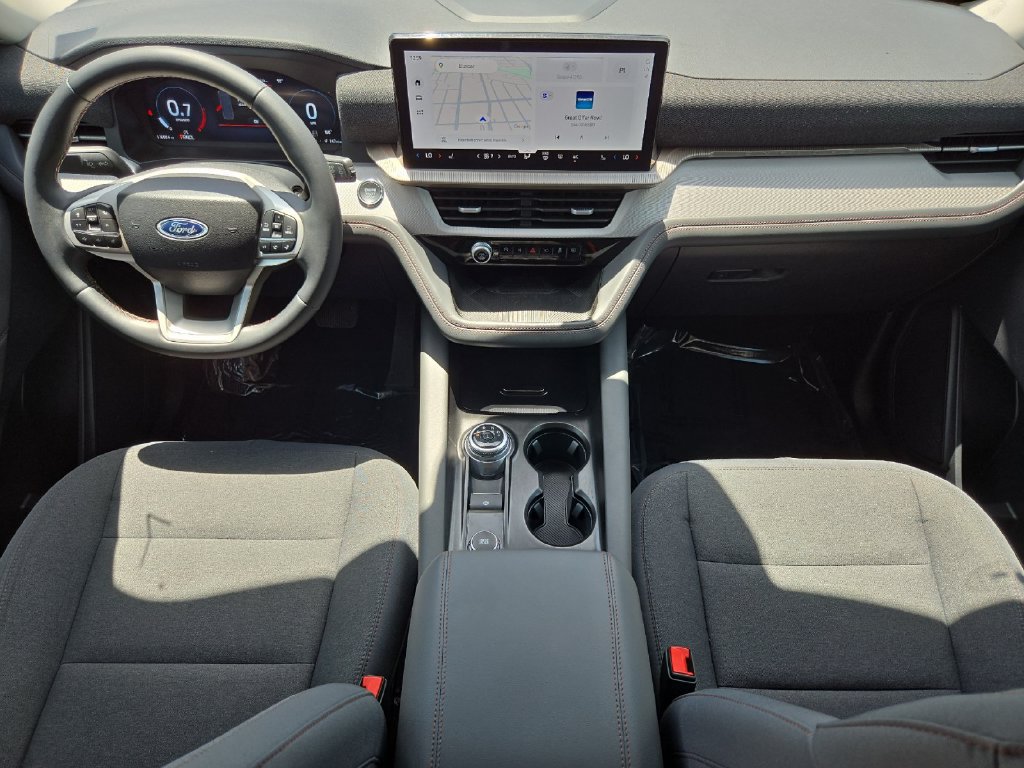 Used 2025 Ford Explorer Active RWD image 13