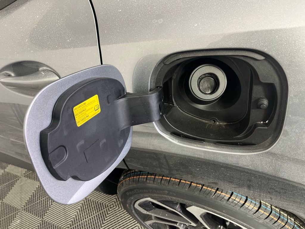 New 2026 Chevrolet Trax RS w/ Sunroof Package FWD image 14