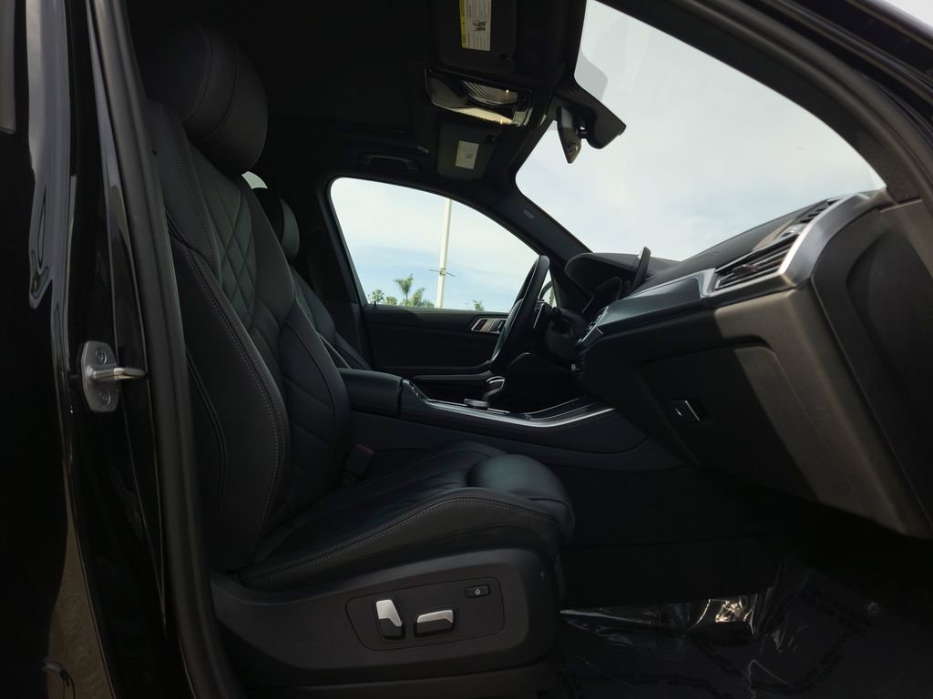 Used 2023 BMW X5 sDrive40i w/ Climate Comfort Package image 21