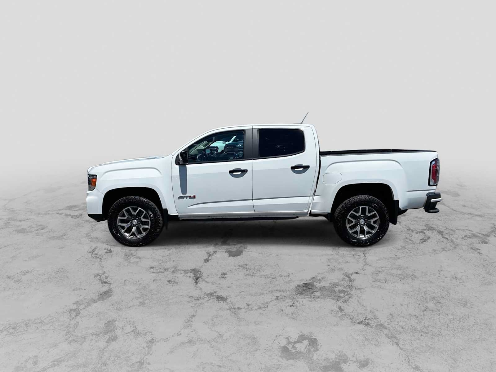 Used 2022 GMC Canyon AT4 w/ Trailering Package AWD/4WD image 5