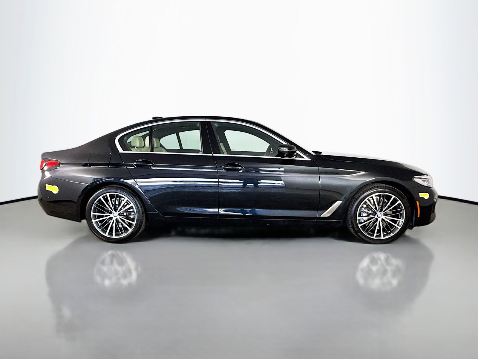 Used 2021 BMW 530e w/ Parking Assistance Package image 8