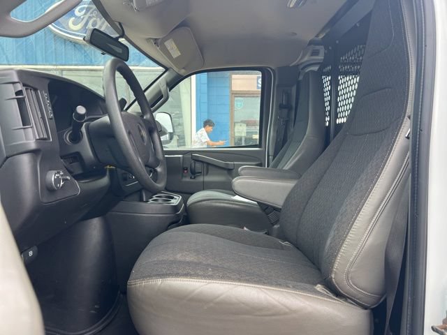 Used 2022 Chevrolet Express 2500 w/ Driver Convenience Package RWD image 10