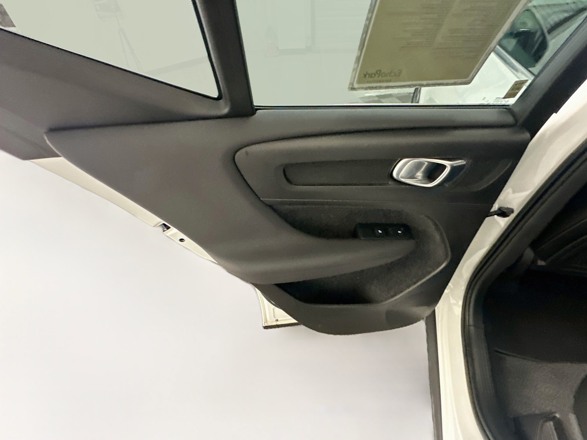 Used 2023 Volvo XC40 B5 Ultimate AWD/4WD image 27