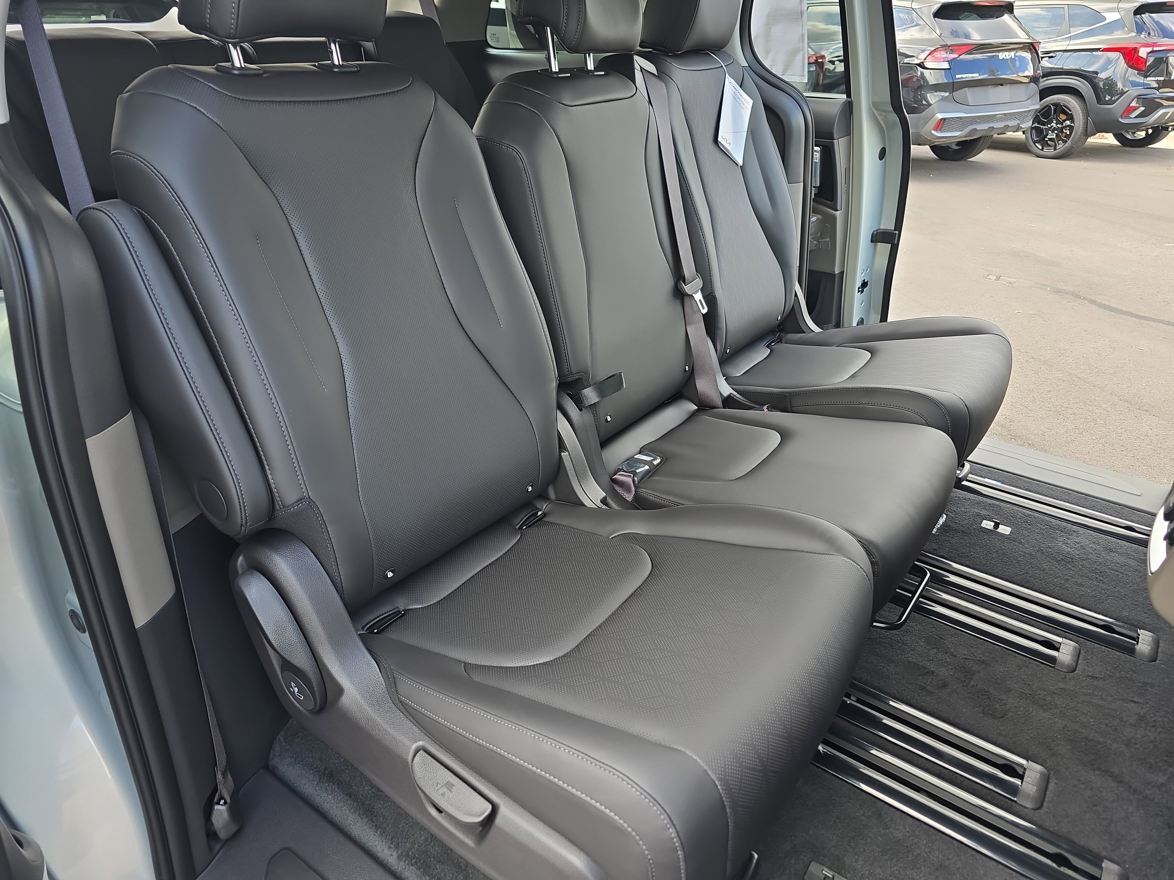 New 2026 Kia Carnival SX image 11