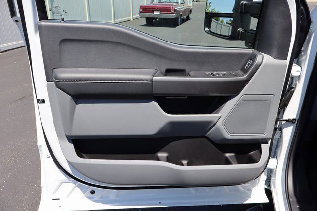 New 2025 Ford F350 XLT image 19