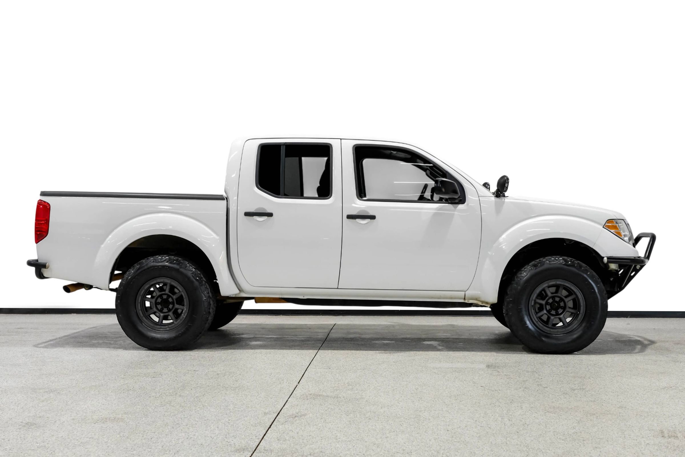 Used 2016 Nissan Frontier SV w/ SV Value Truck Package image 4