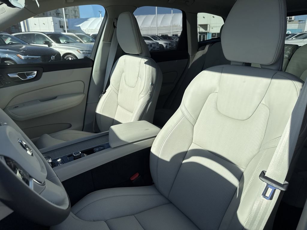 New 2025 Volvo XC60 T8 Ultra w/ Protection Package Premier image 10