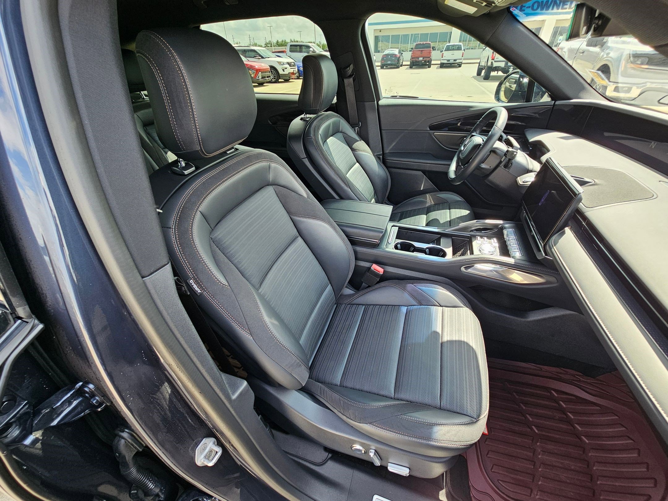 Used 2024 Lincoln Nautilus Reserve w/ Jet Appearance Package (87T) AWD/4WD image 24
