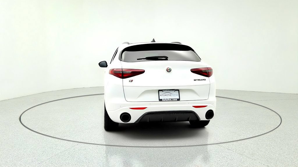 Used 2023 Alfa Romeo Stelvio Estrema AWD/4WD image 6
