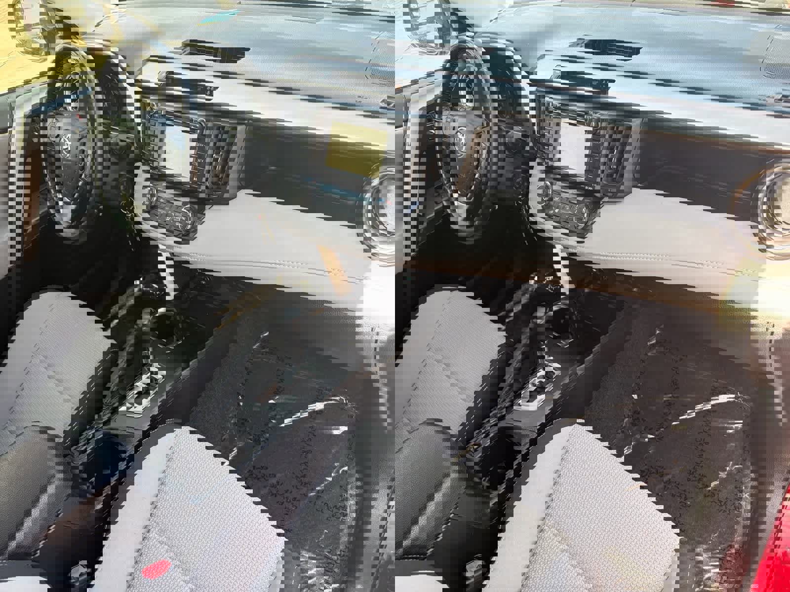 Used 2017 Toyota RAV4 XLE image 2