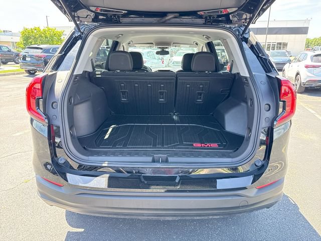 Used 2023 GMC Terrain SLE w/ Driver Convenience Package FWD image 24
