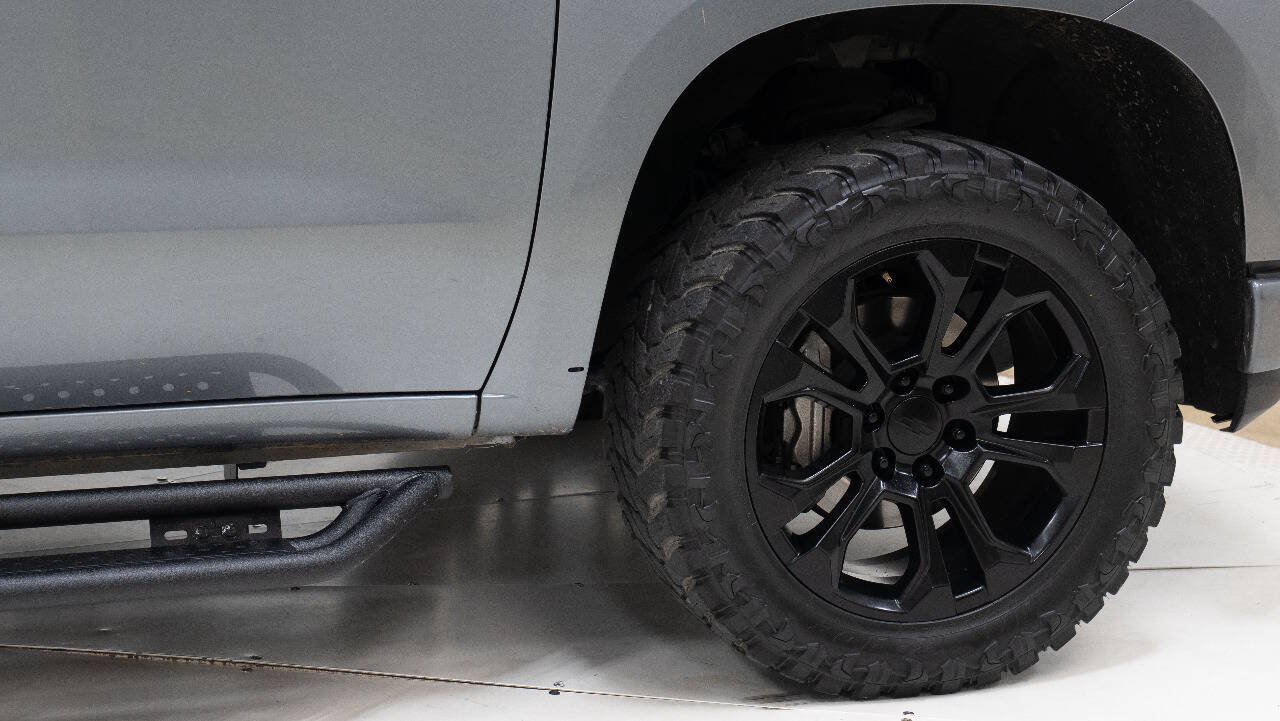 Used 2021 Chevrolet Silverado 1500 Custom w/ LPO, Dark Essentials Package RWD image 72