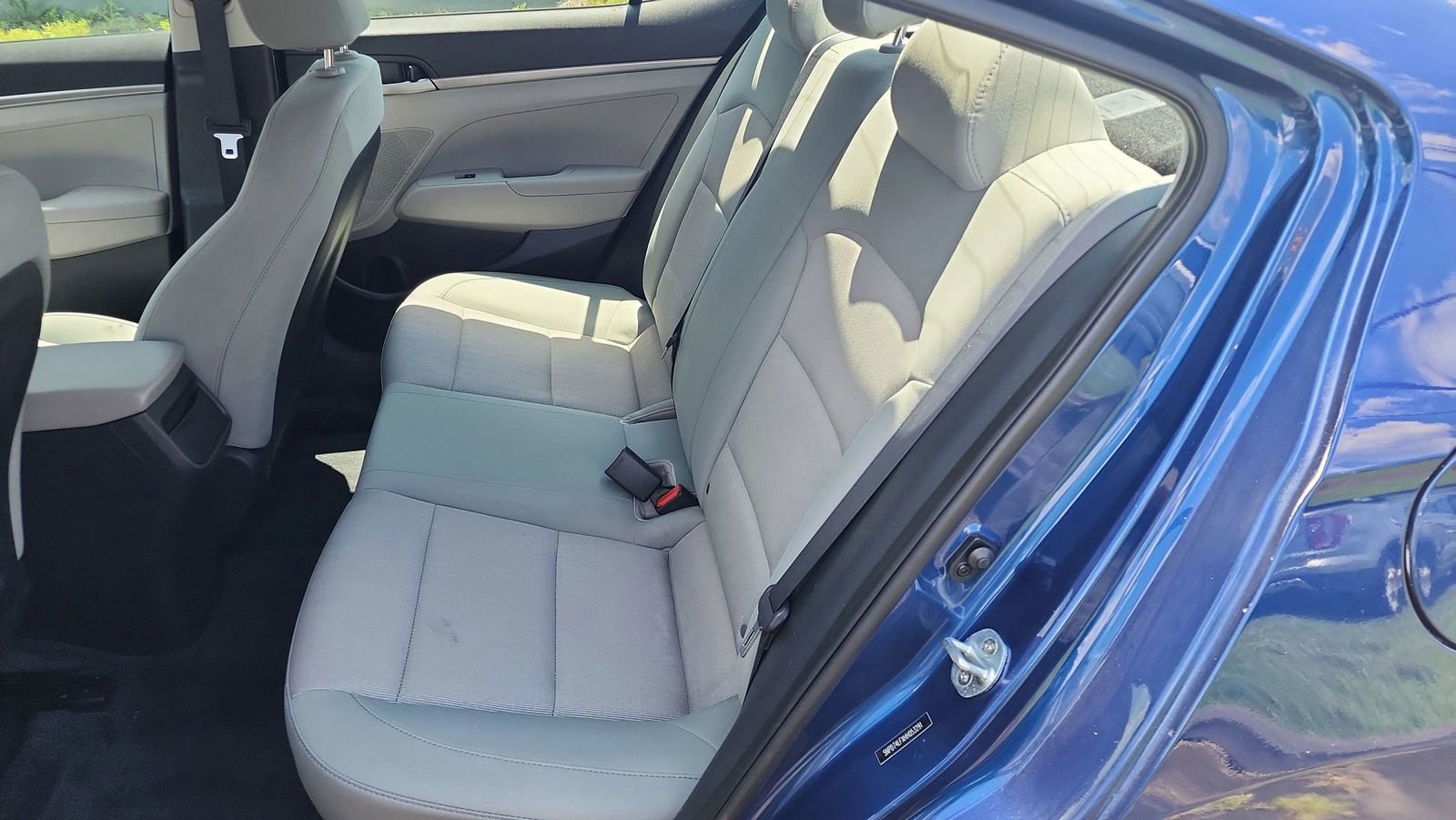 Used 2017 Hyundai Elantra SE image 30