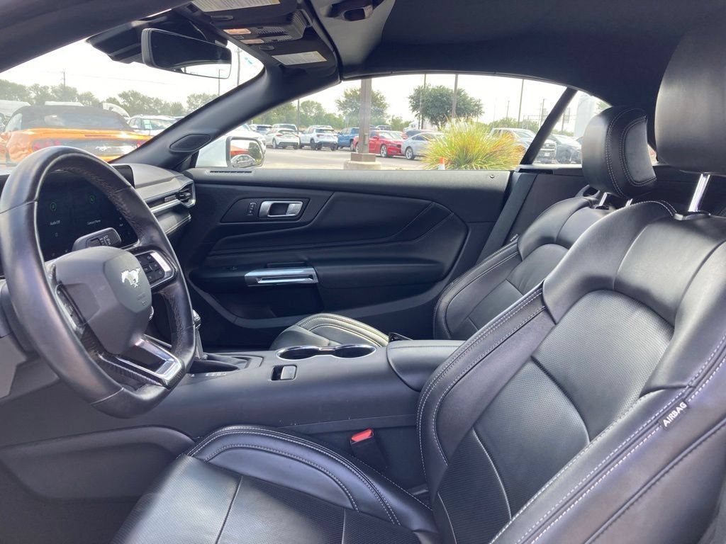 Used 2025 Ford Mustang Premium RWD image 8