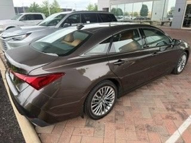 Used 2019 Toyota Avalon Limited w/ Advanced Safety Package FWD image 6