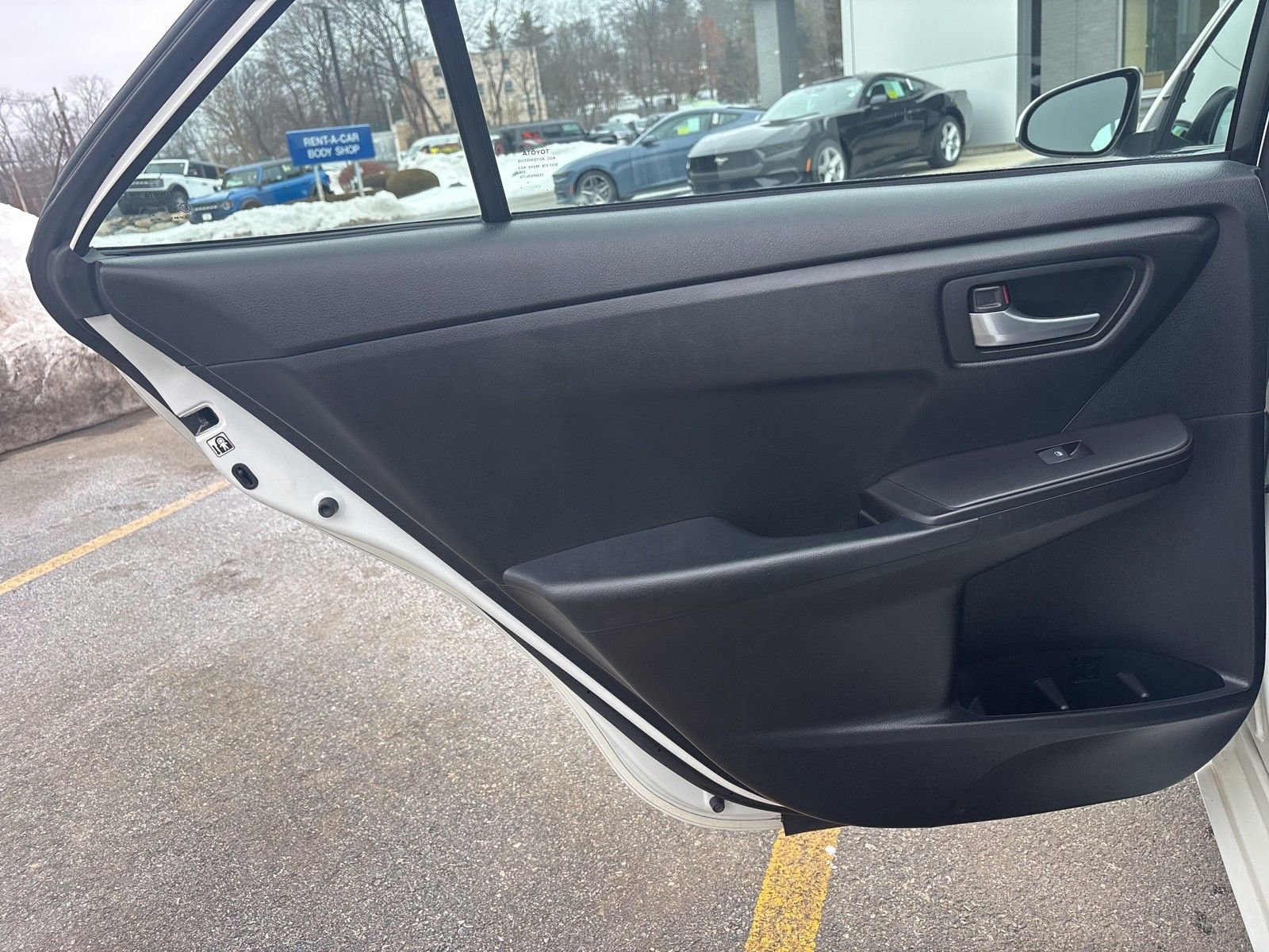 Used 2015 Toyota Camry SE image 39