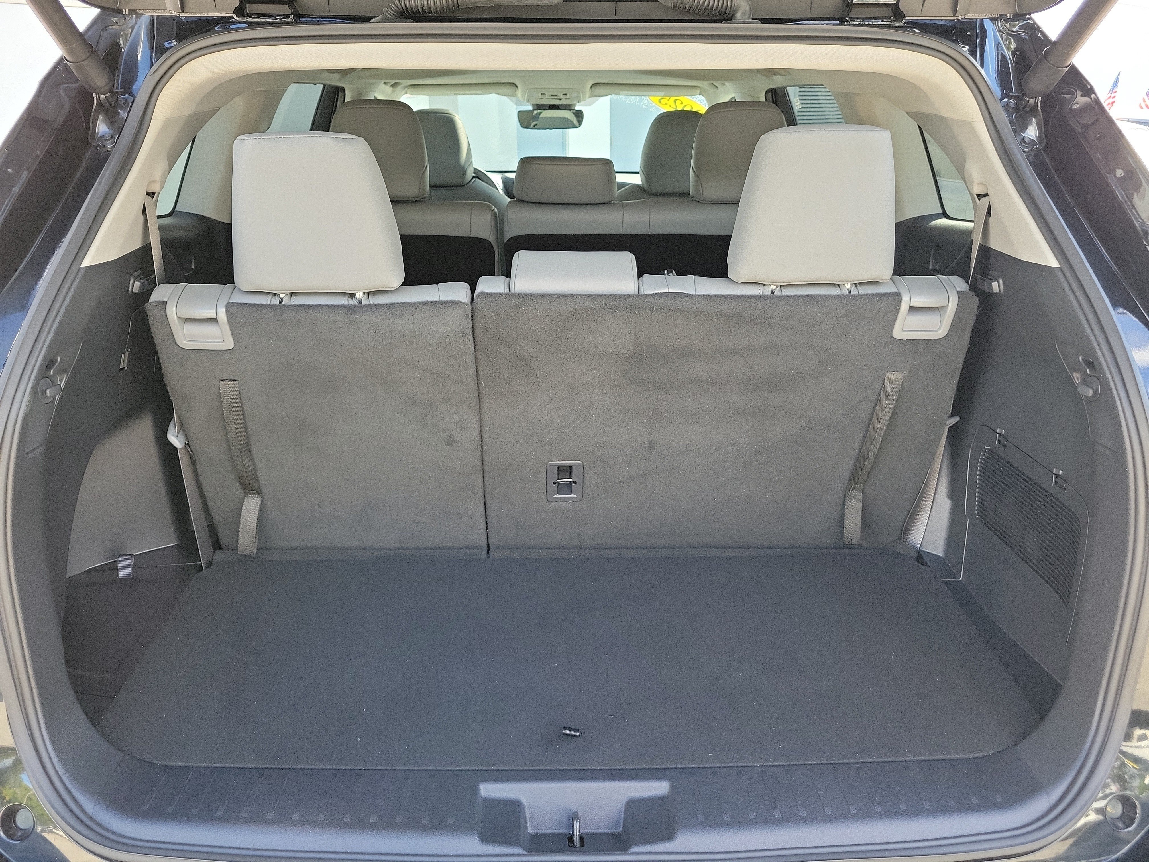 Certified 2025 Toyota Highlander XLE AWD/4WD image 11