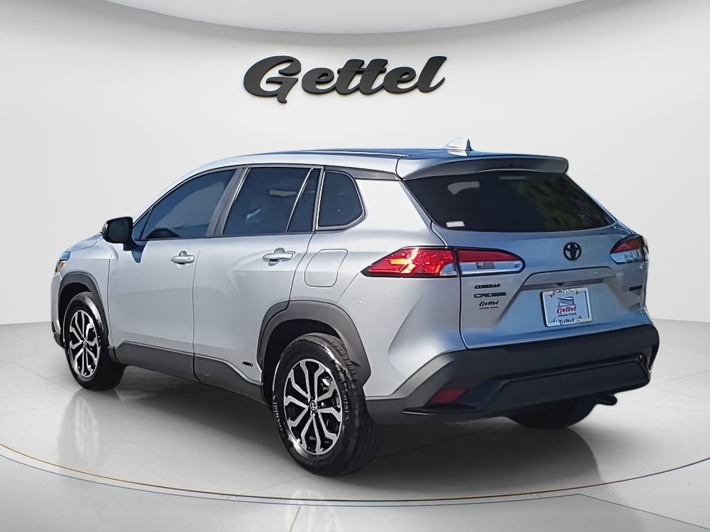 Used 2024 Toyota Corolla Cross S AWD/4WD image 3