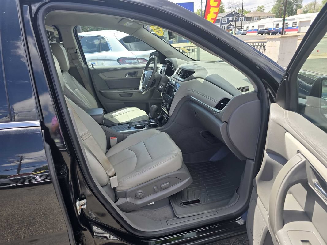 Used 2016 Chevrolet Traverse LT AWD/4WD image 37