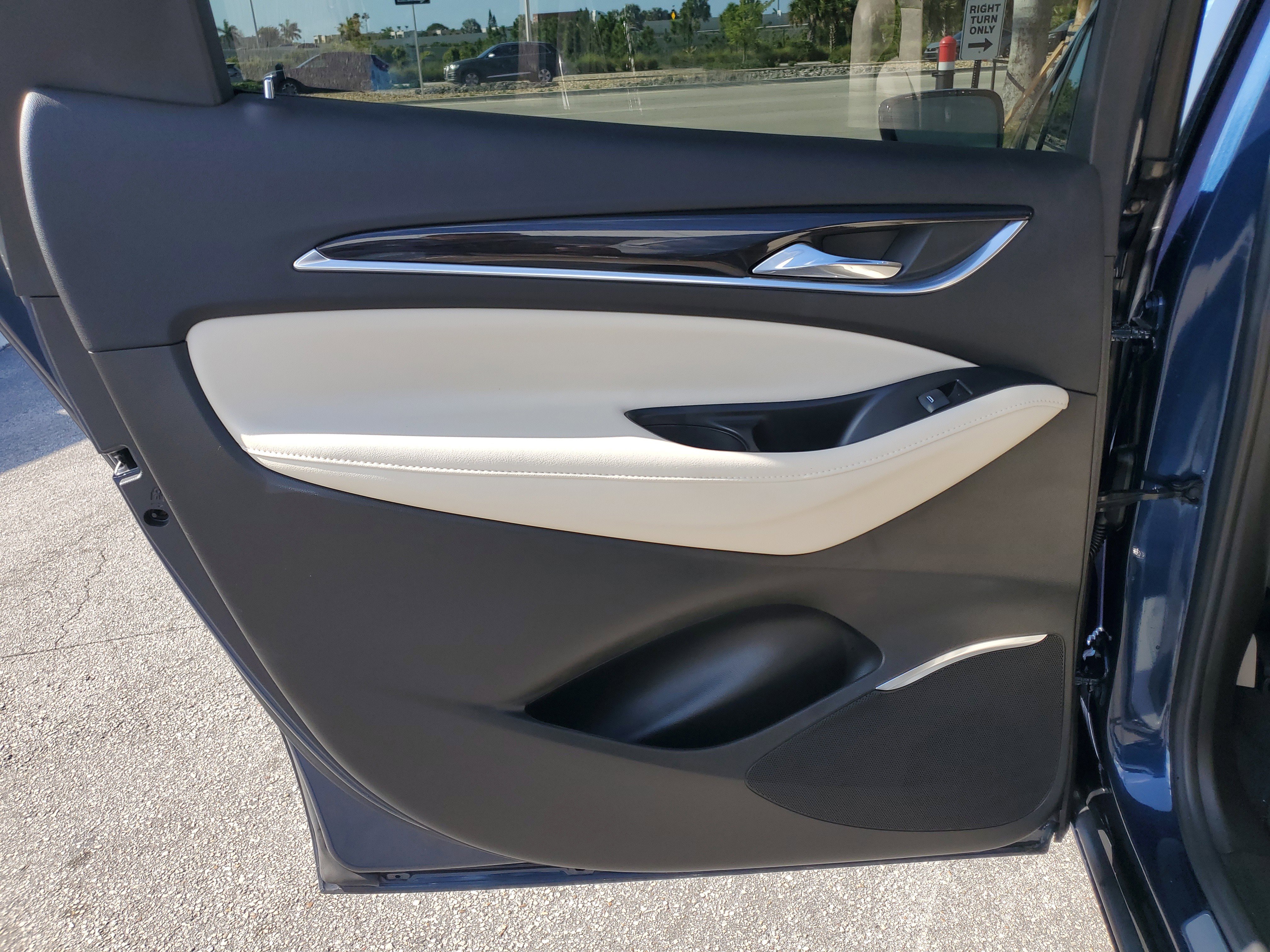 Used 2022 Buick Enclave Essence w/ Experience Buick Package image 20