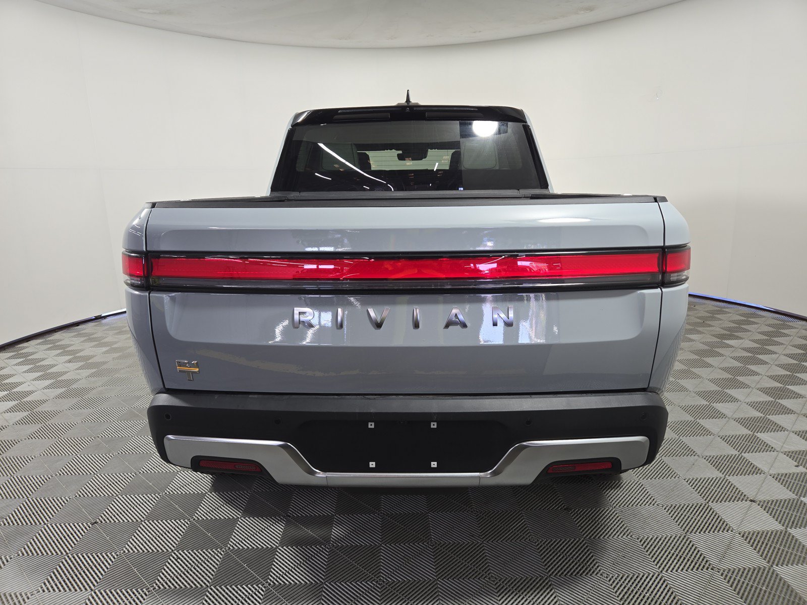Used 2023 Rivian R1T Adventure AWD/4WD image 4