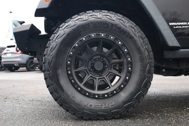 Used 2018 Jeep Wrangler Unlimited Rubicon w/ Connectivity Group AWD/4WD image 8