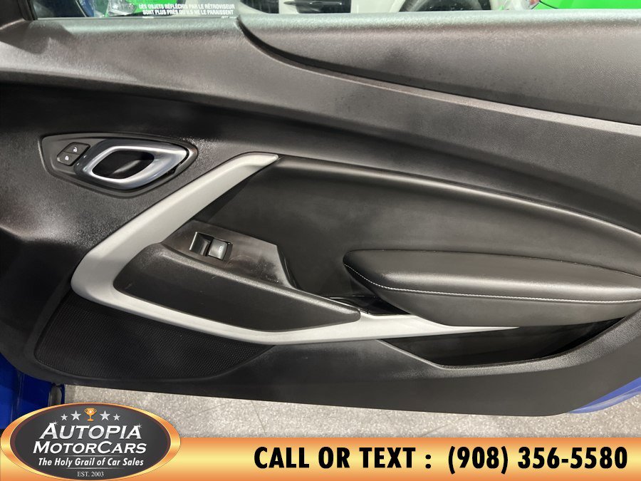 Used 2019 Chevrolet Camaro SS w/ Black Appearance Package RWD image 16