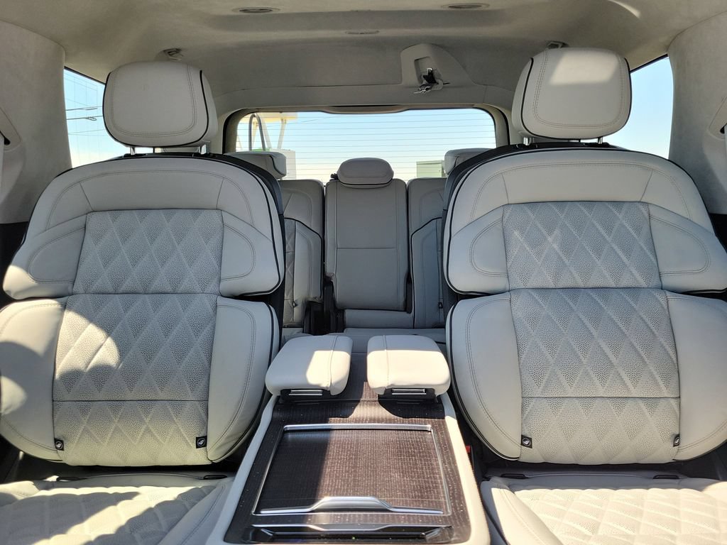 New 2026 Lincoln Navigator Black Label AWD/4WD image 17