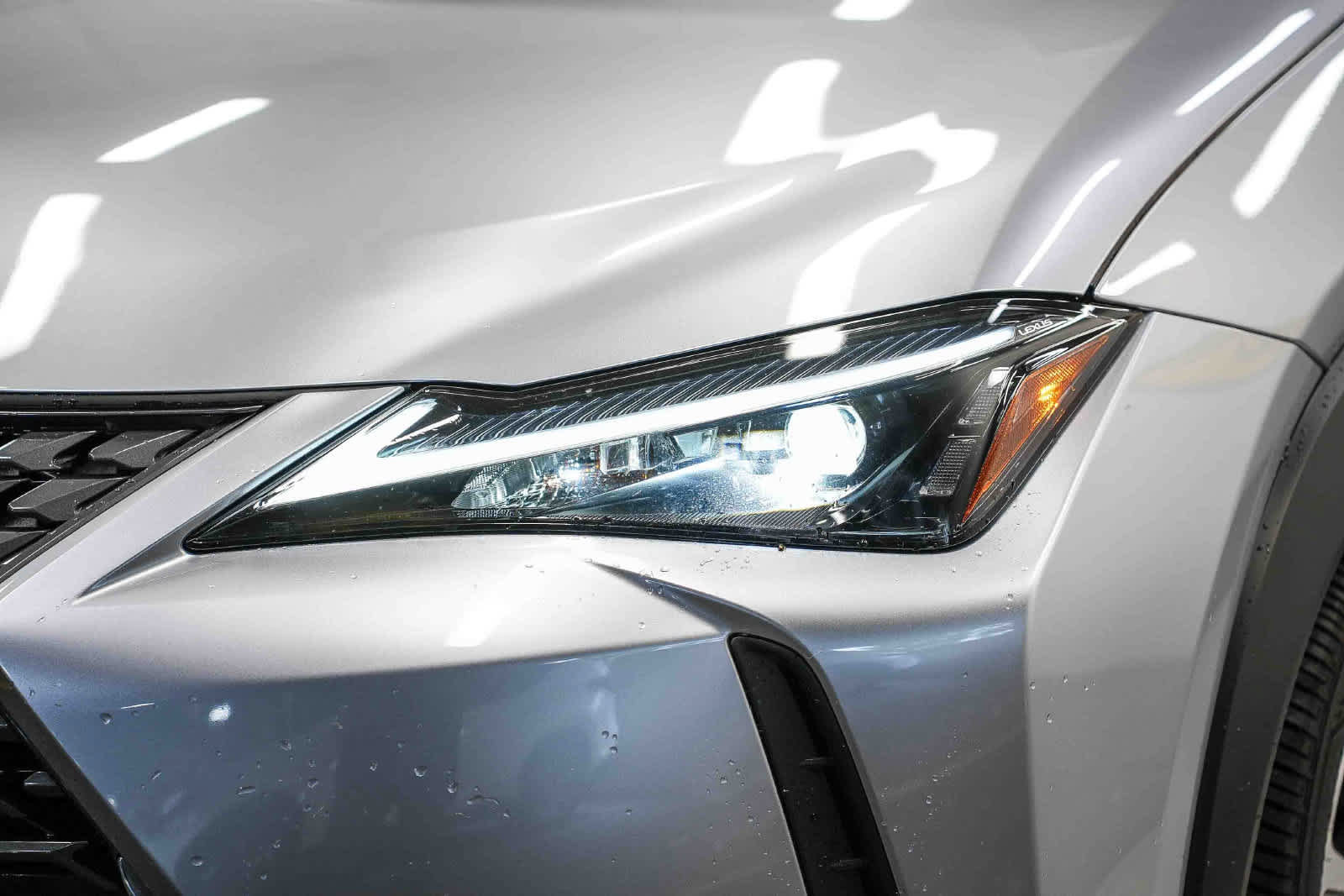 Used 2025 Lexus UX 300h FWD w/ Accessory Package (Z2) image 10