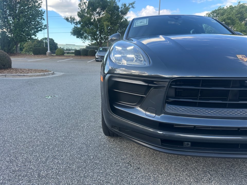 Used 2022 Porsche Macan AWD/4WD image 23