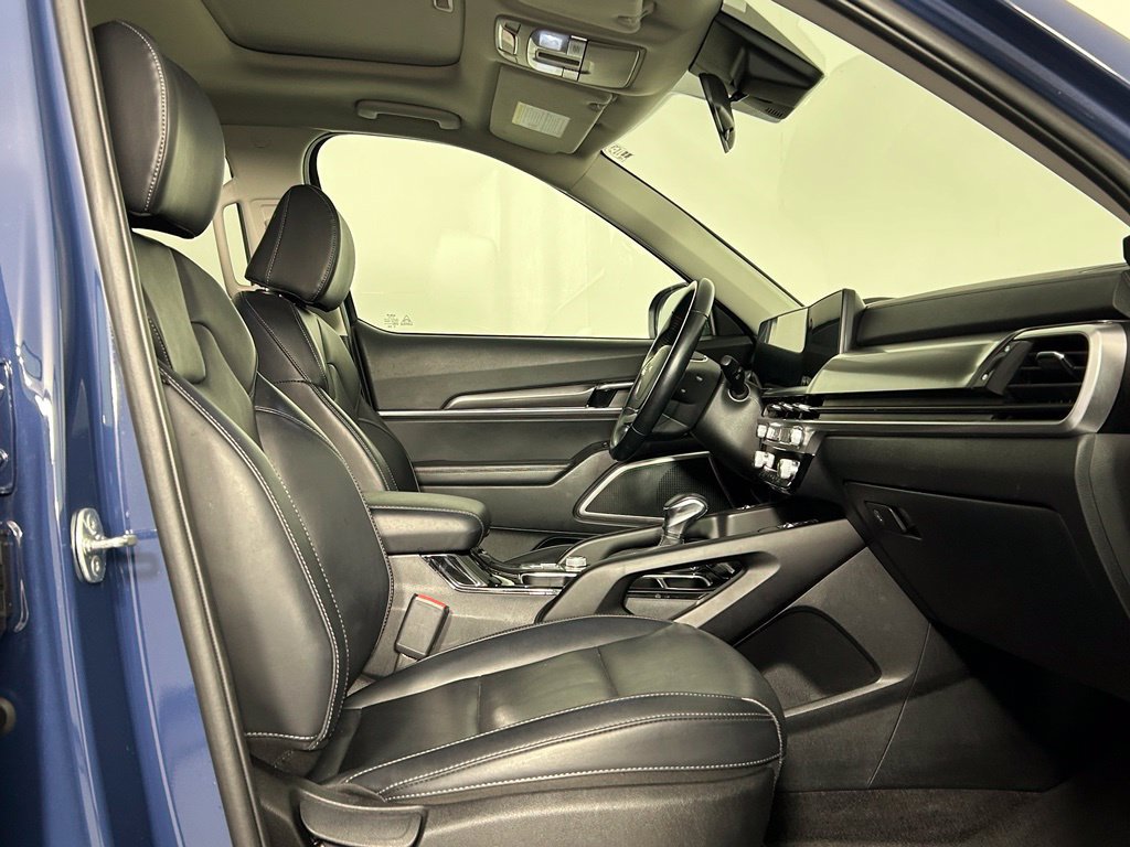 Used 2025 Kia Telluride S AWD/4WD image 10