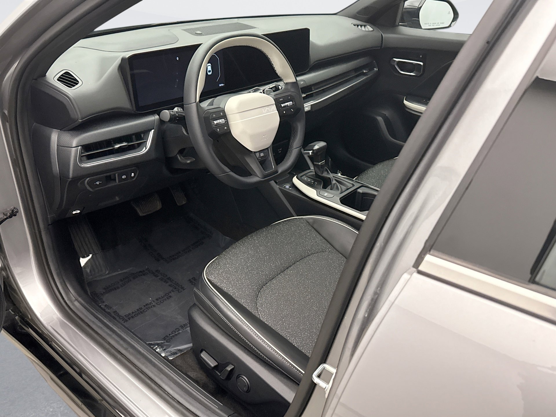 Used 2025 Kia K4 GT-Line image 10