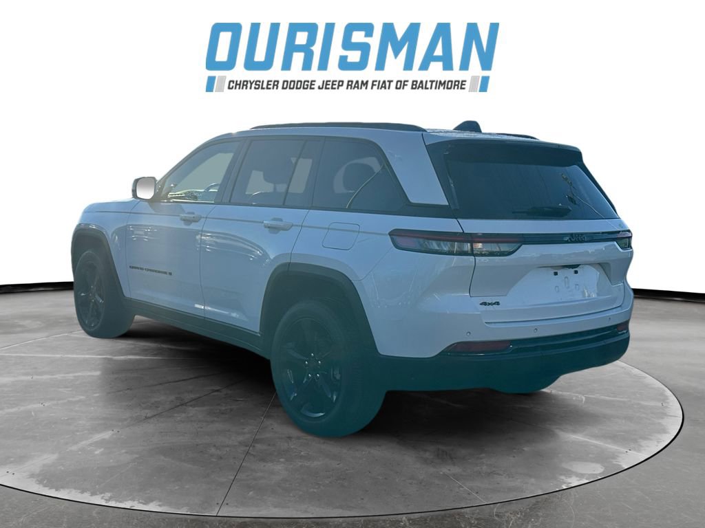 Used 2023 Jeep Grand Cherokee Altitude image 4