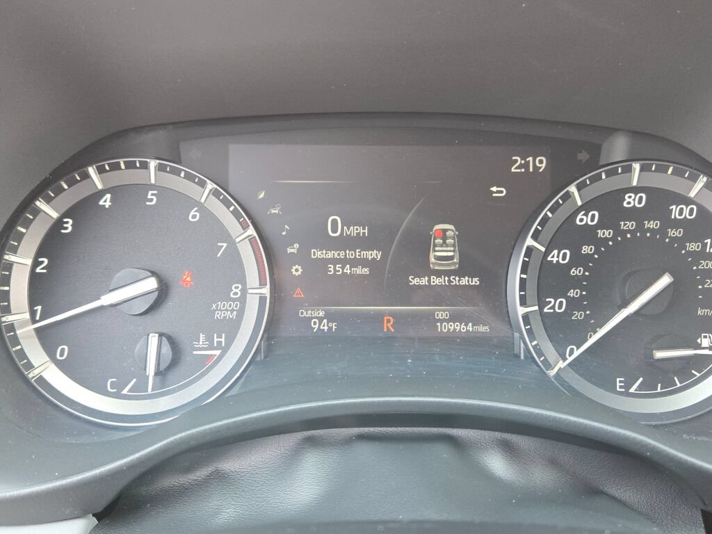 Used 2021 Toyota Highlander XLE AWD/4WD image 39