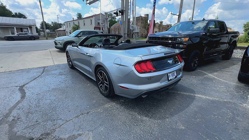 Used 2023 Ford Mustang Premium image 2