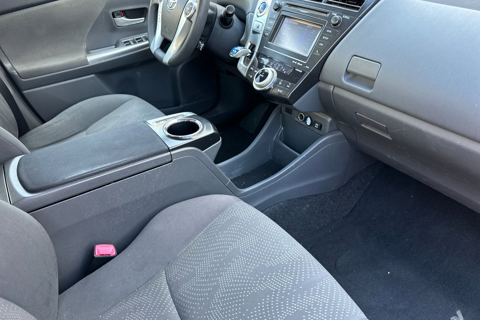 Used 2014 Toyota Prius V Three FWD image 19