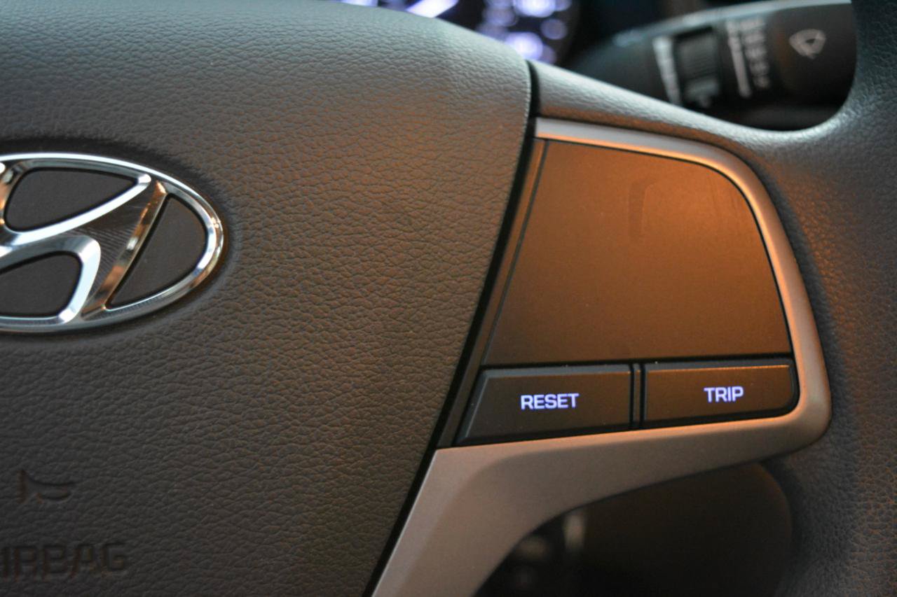 Used 2017 Hyundai Elantra SE FWD image 22