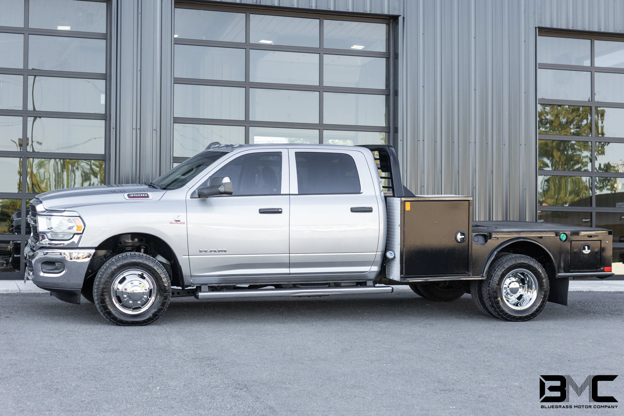 Used 2020 RAM 3500 Tradesman w/ Chrome Appearance Group AWD/4WD image 3