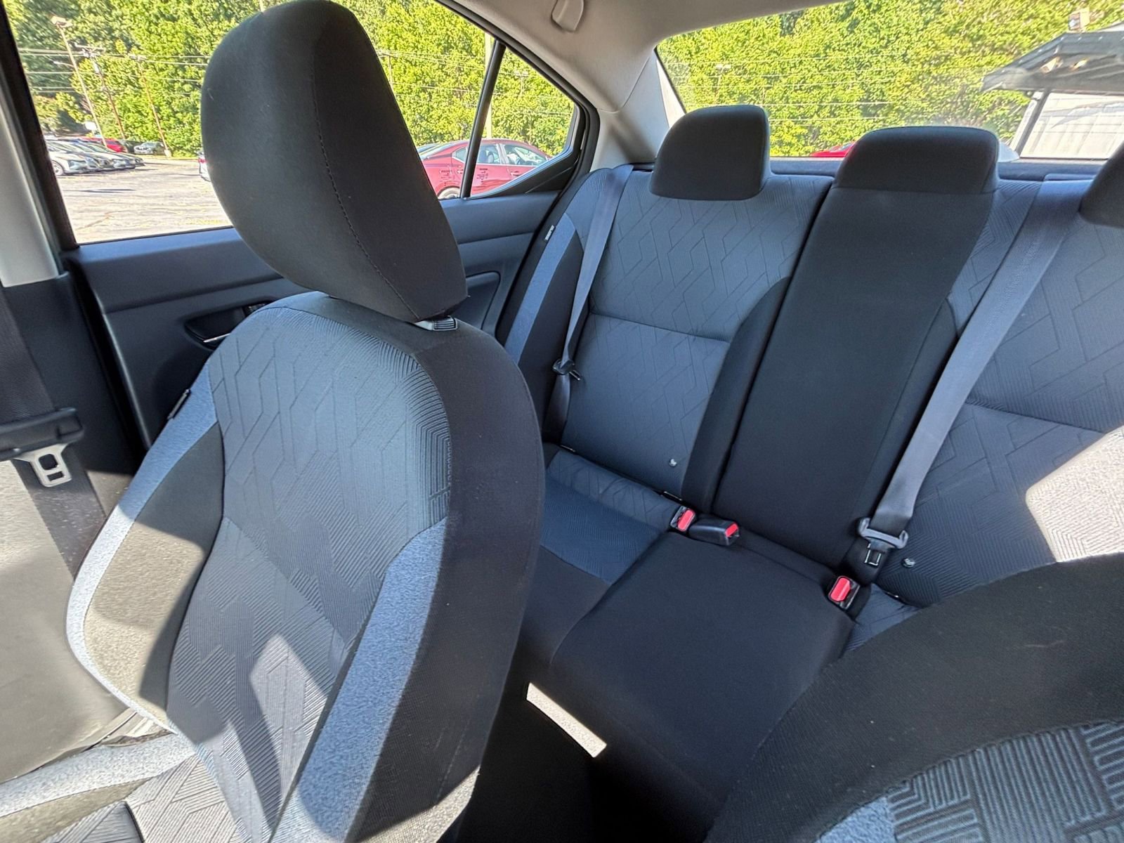 Used 2025 Nissan Versa SV FWD image 34