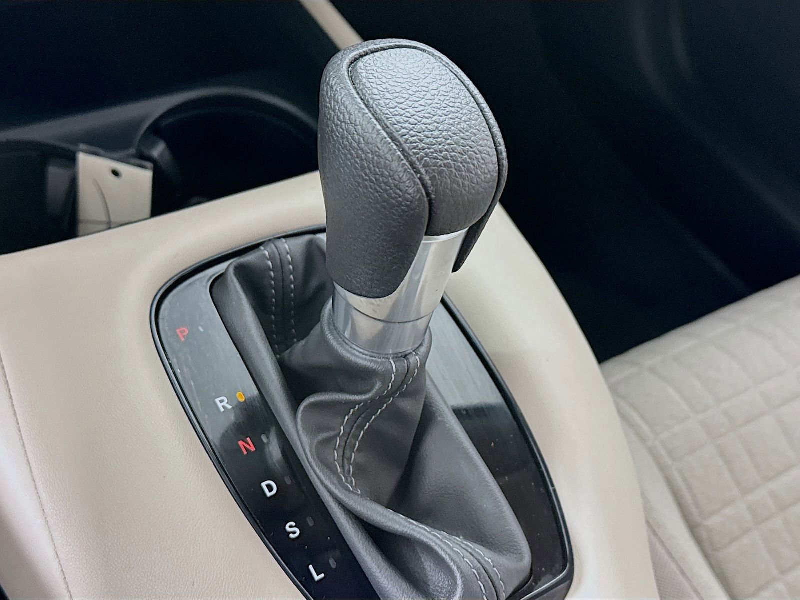 Used 2023 Honda HR-V LX image 14