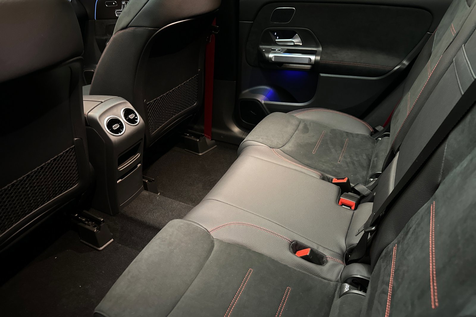 New 2025 Mercedes-Benz GLB 35 AMG 4MATIC image 20