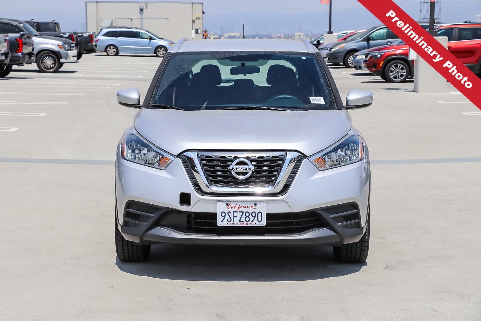 Used 2019 Nissan Kicks SV FWD image 2