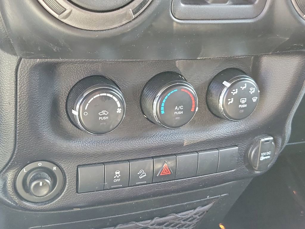 Used 2016 Jeep Wrangler Unlimited Sport w/ Quick Order Package 24S AWD/4WD image 27