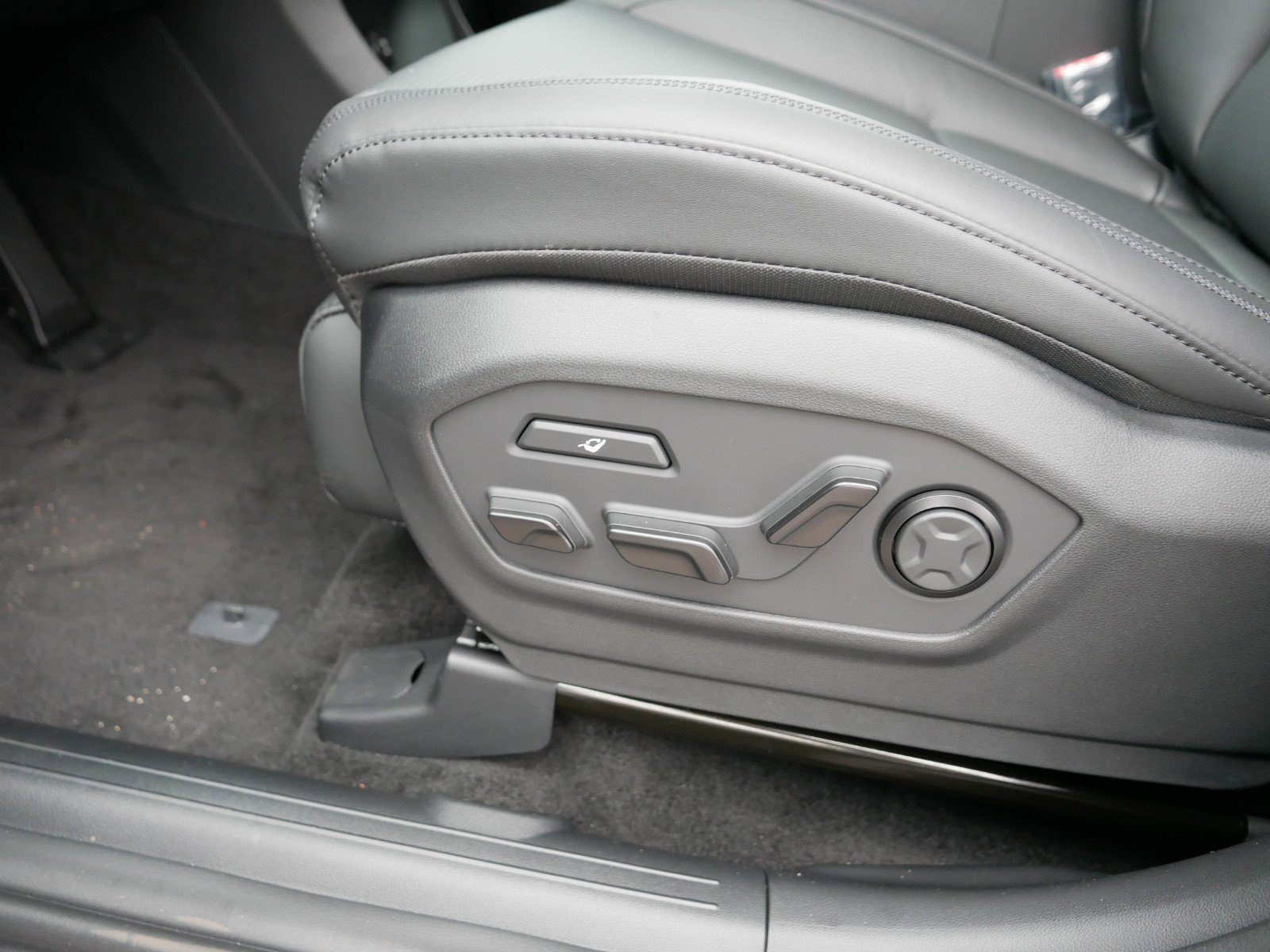 New 2026 Hyundai Santa Fe Calligraphy AWD/4WD image 9