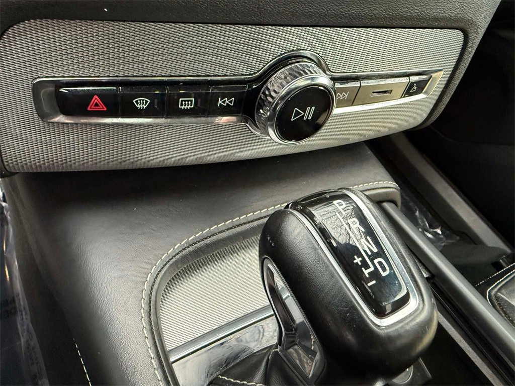 Used 2020 Volvo XC90 T6 R-Design image 26