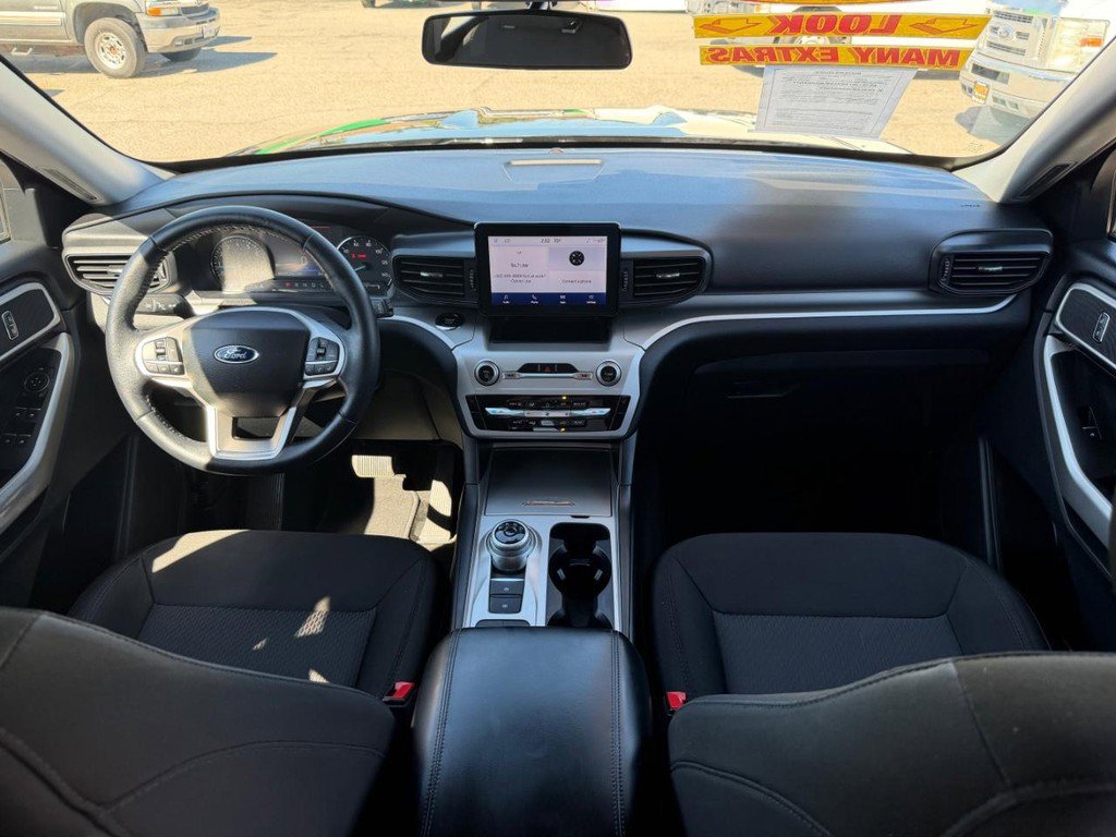 Used 2022 Ford Explorer XLT image 23