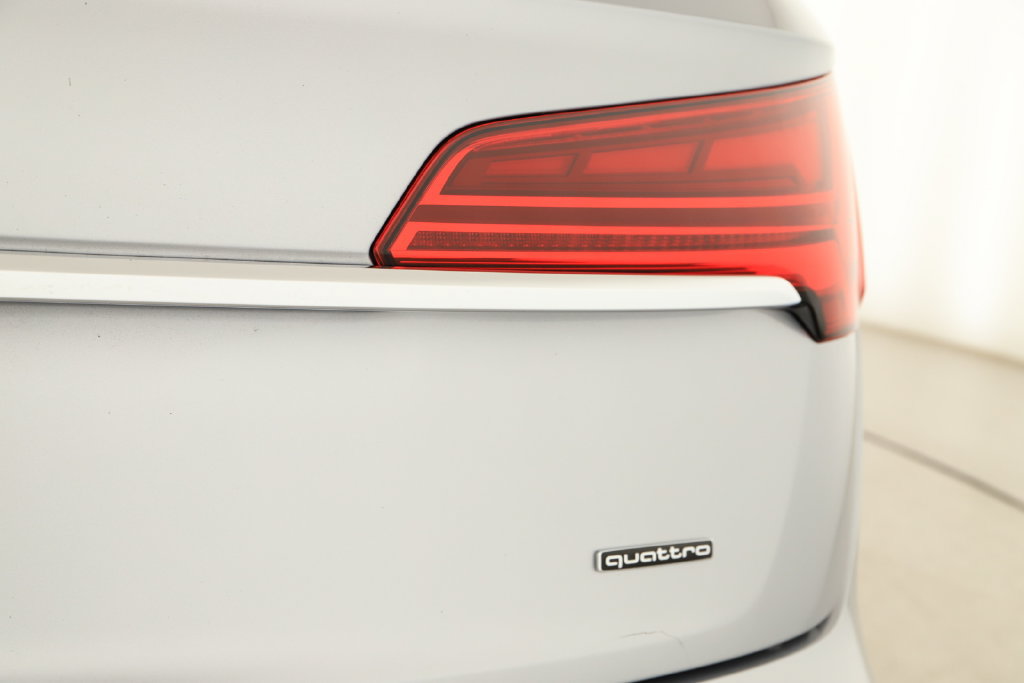 Certified 2024 Audi Q5 e Premium Plus w/ Premium Plus Package AWD/4WD image 30