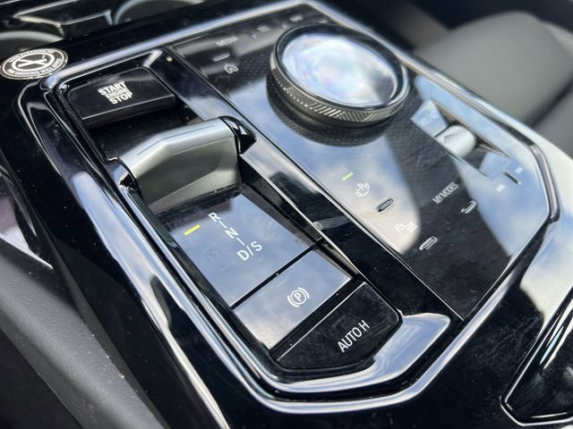 Certified 2025 BMW 530i image 23